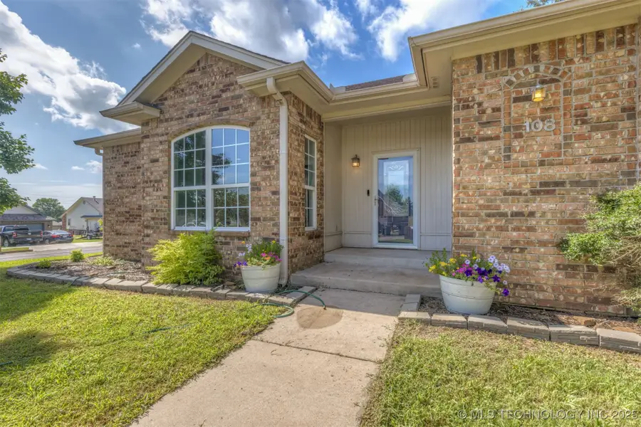 108 W 135th Street, Skiatook, OK 74070 - Image #2