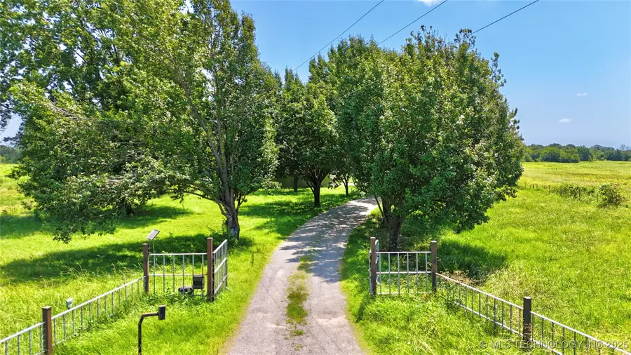 10263 N Hoyt Road, Stigler, OK 74462 - Image #2