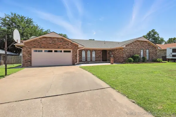 6627 Castle Court, Bartlesville, OK 74006