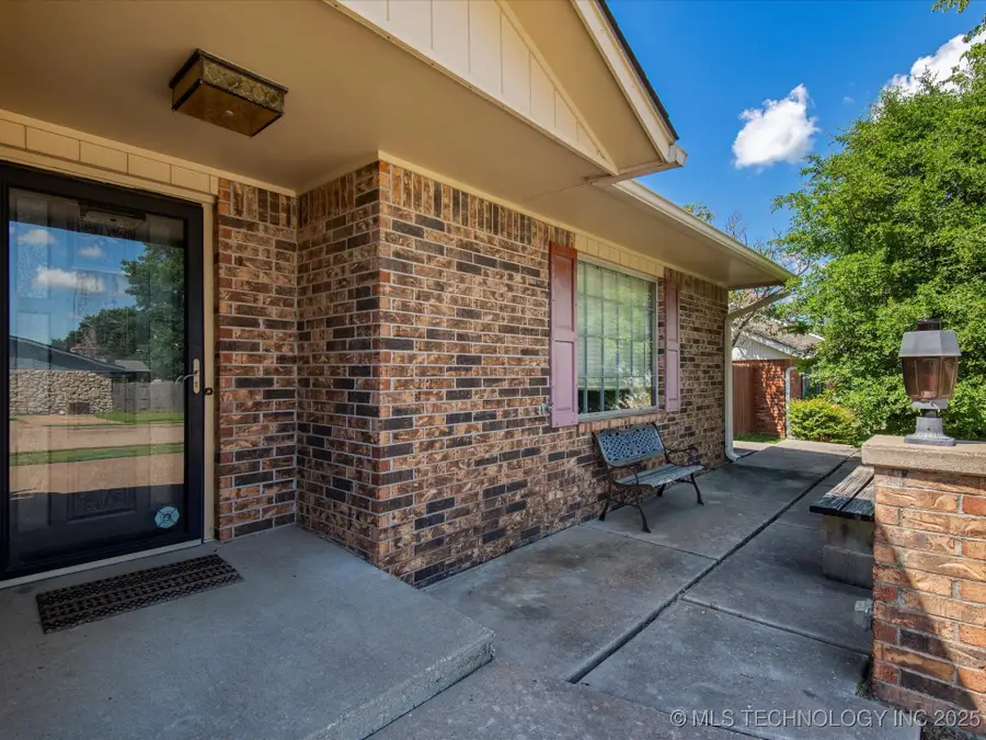 317 NE Autumn Court, Bartlesville, OK 74006 - Image #3