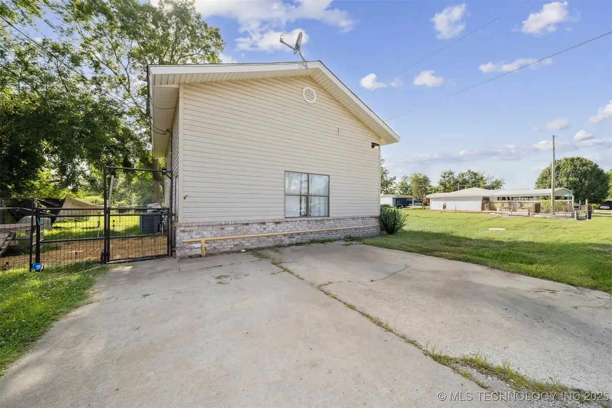 433 E Buffalo Street, Kellyville, OK 74039 - Image #1