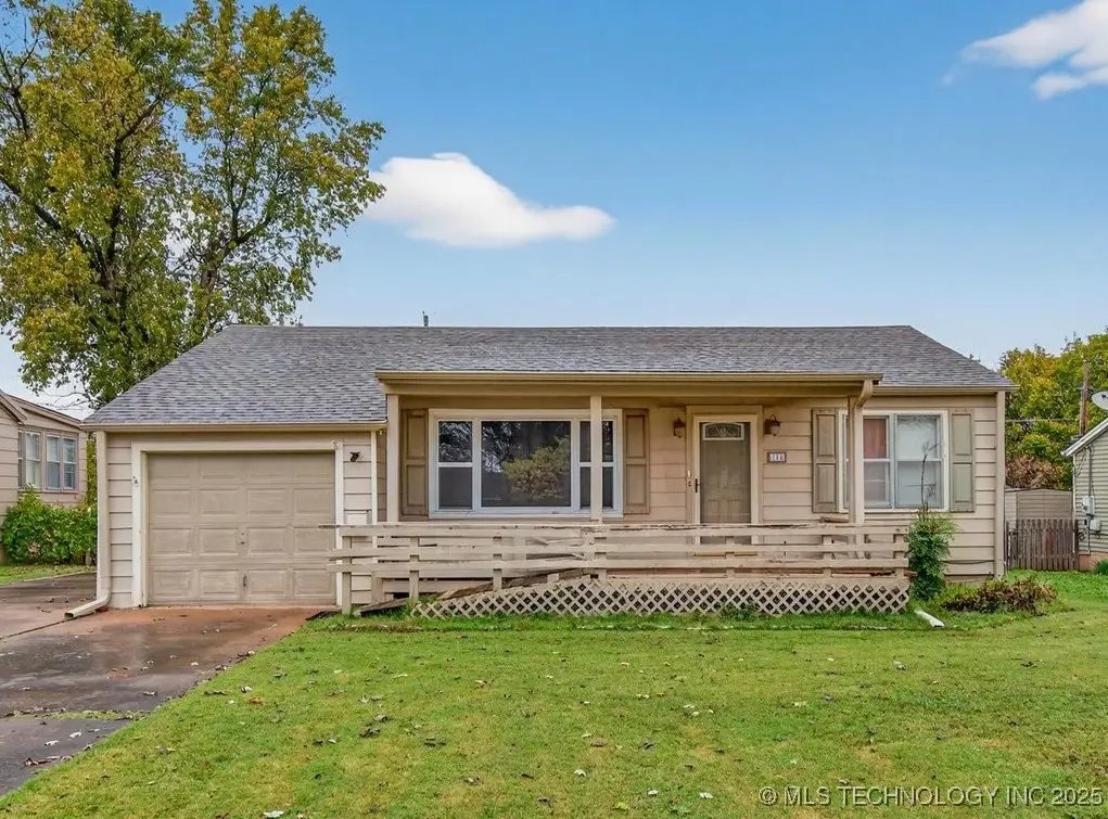 714 W Shawnee Avenue, Nowata, OK 74048 - Image #1