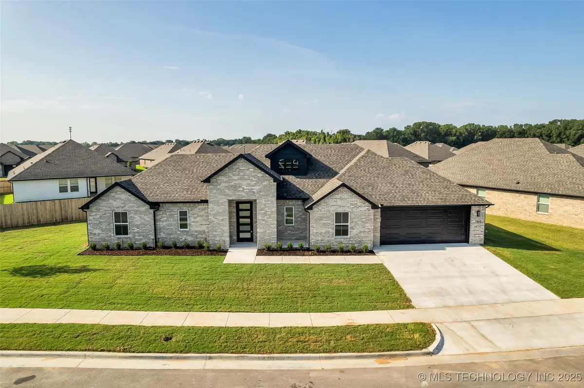 7410 E 155th Street S, Bixby, OK 74008 - Image #1