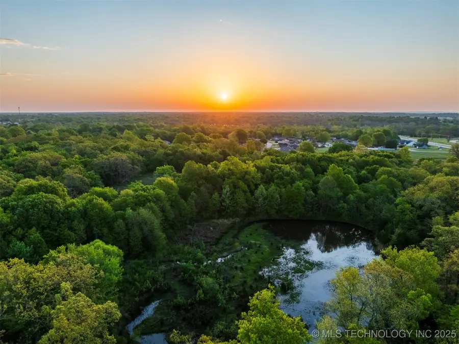 6 E Southbrook Avenue, Okmulgee, OK 74447 - Image #2