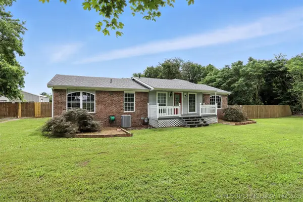 921 N 8th Street, Stilwell, OK 74960