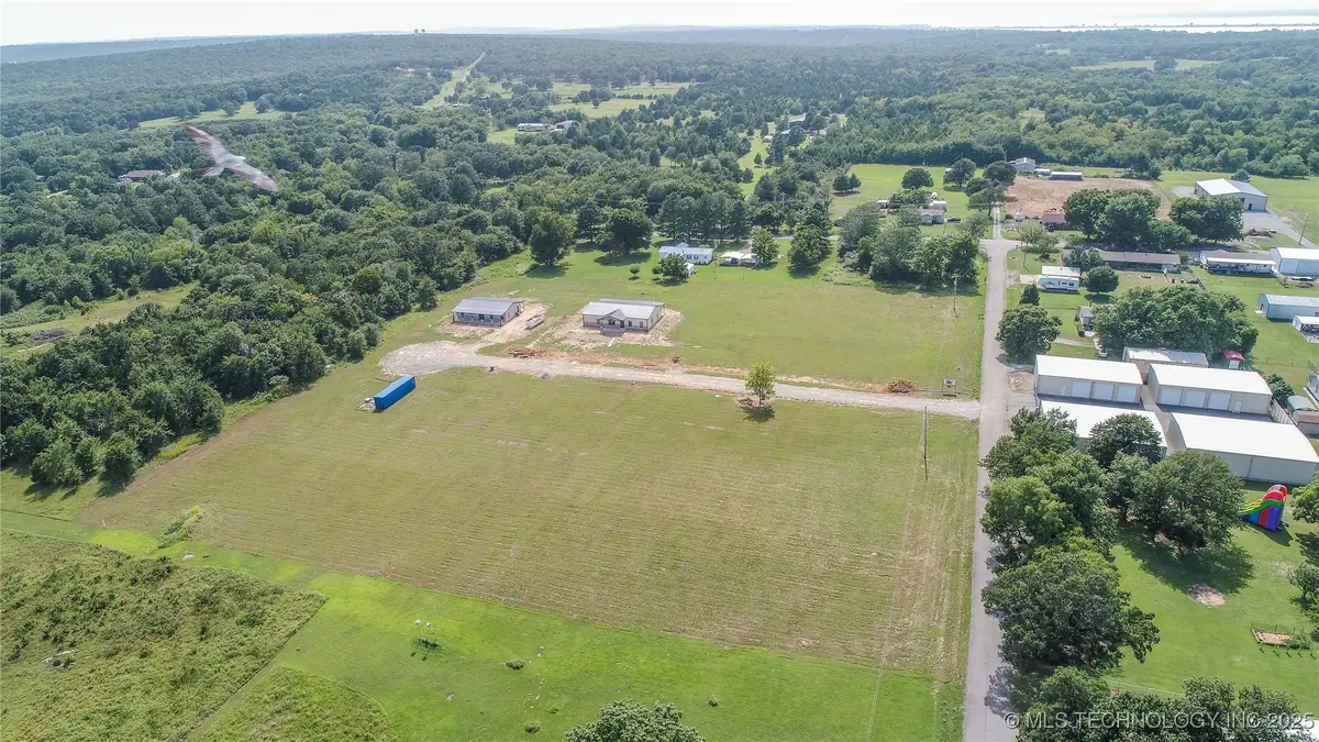 8 Reagan Drive, Eufaula, OK 74432 - Image #1