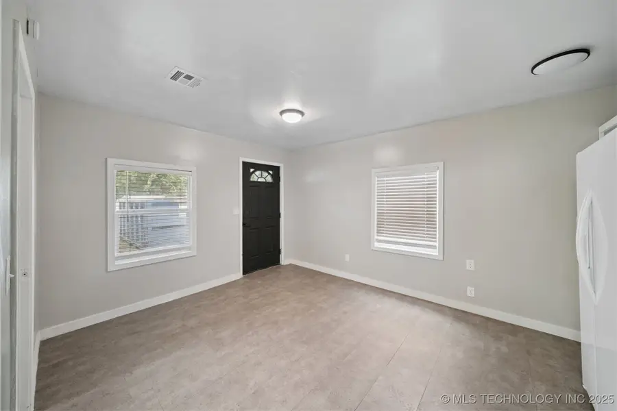 15 S Mayes Street, Pryor, OK 74361 - Image #3