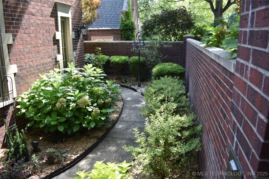 35 E 22nd Street, Tulsa, OK 74114 - Image #2