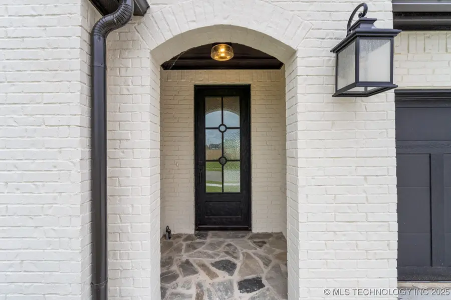 12806 S Irvington Avenue, Tulsa, OK 74008 - Image #2