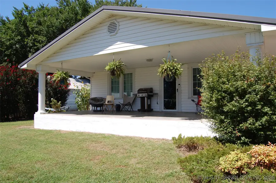 611 S Seneca Street, Weleetka, OK 74880 - Image #2