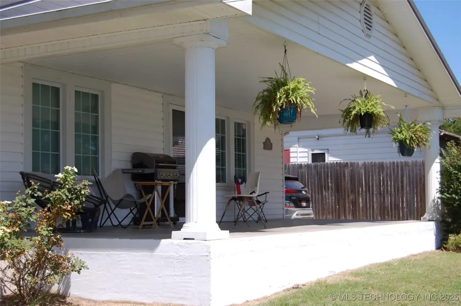 611 S Seneca Street, Weleetka, OK 74880 - Image #3