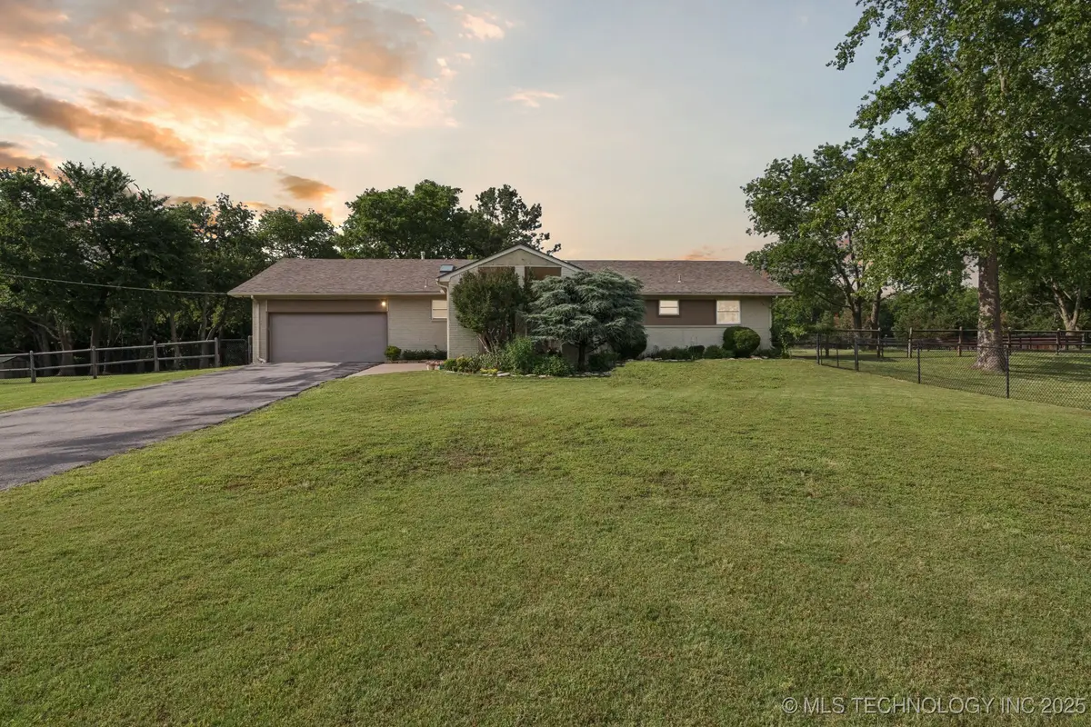 3263 W 72nd Street, Tulsa, OK 74132 - Image #1