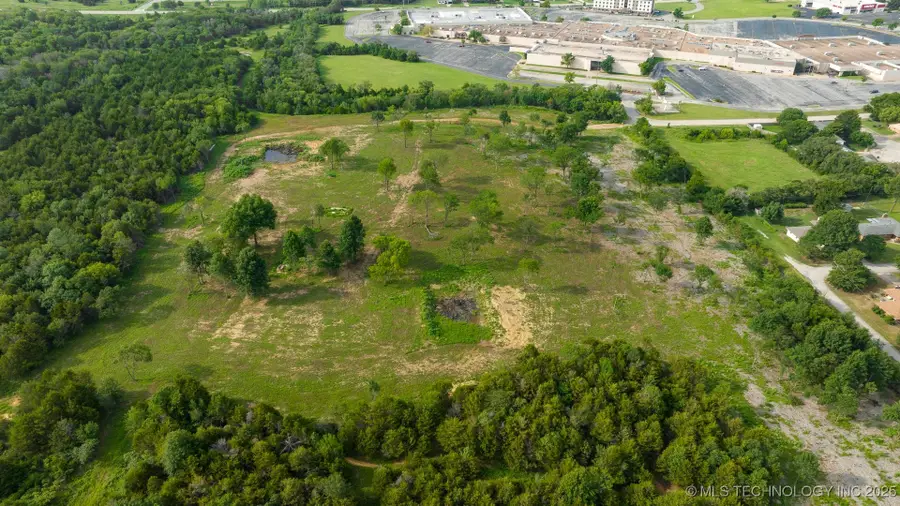 2 SE Barnett Avenue, Bartlesville, OK 74006 - Image #3