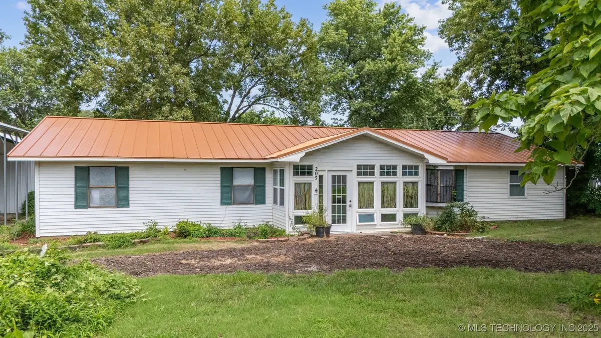 205 E Layton Street, Chelsea, OK 74016 - Image #1