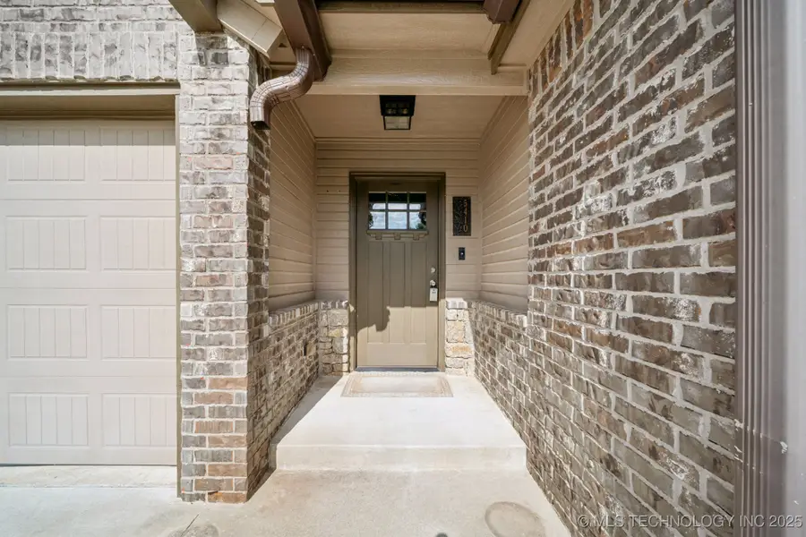 5410 Skylane Drive, Sand Springs, OK 74063 - Image #2