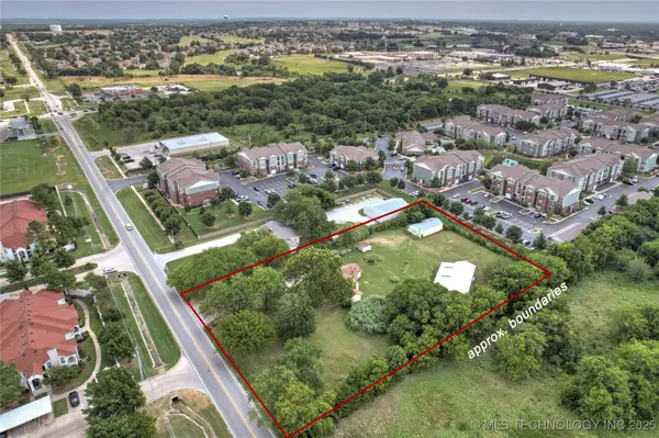 2435 W Omaha Street, Broken Arrow, OK 74012