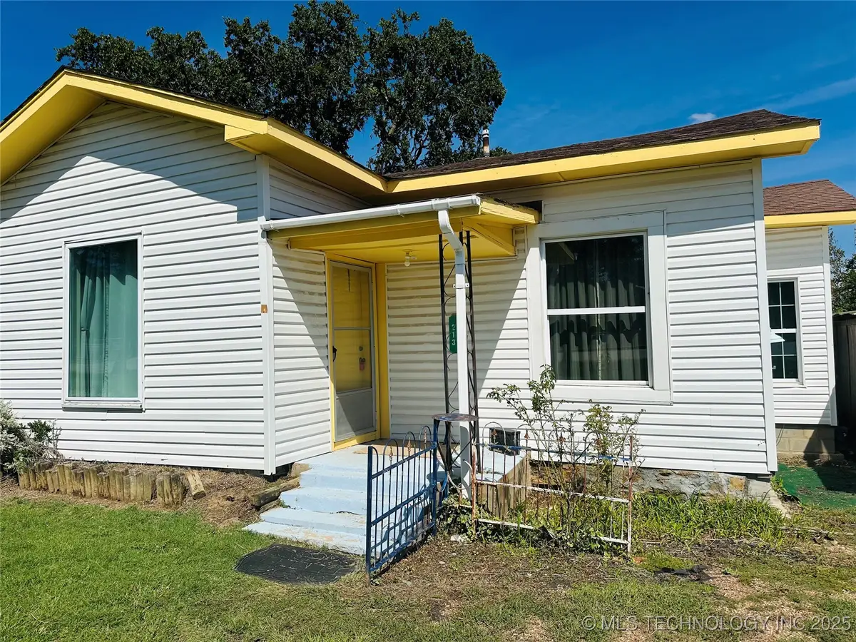 213 W Monroe Avenue, McAlester, OK 74501 - Image #1