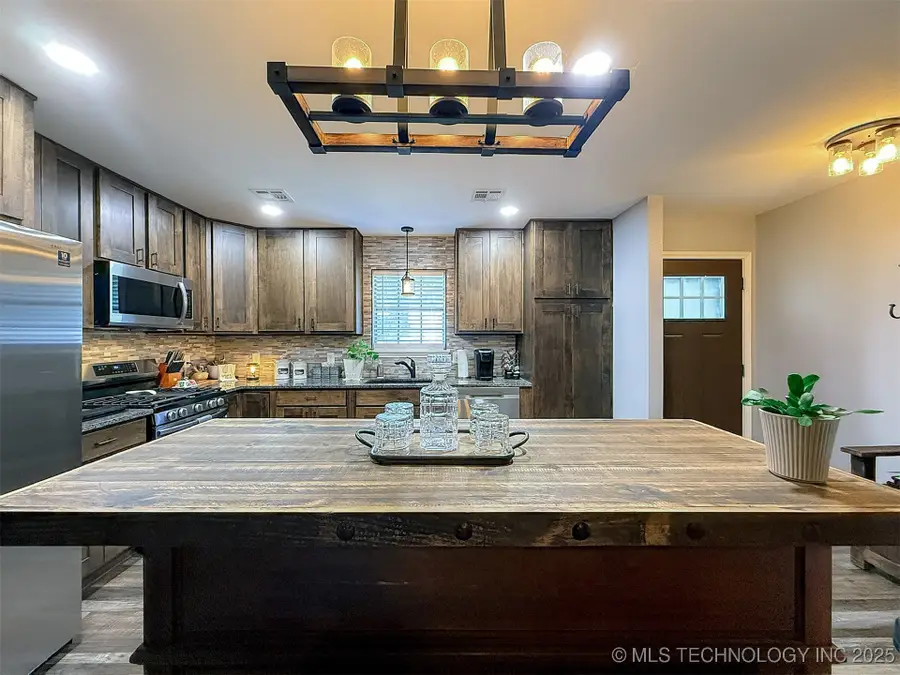 919 Charles Drive, Ada, OK 74820 - Image #2