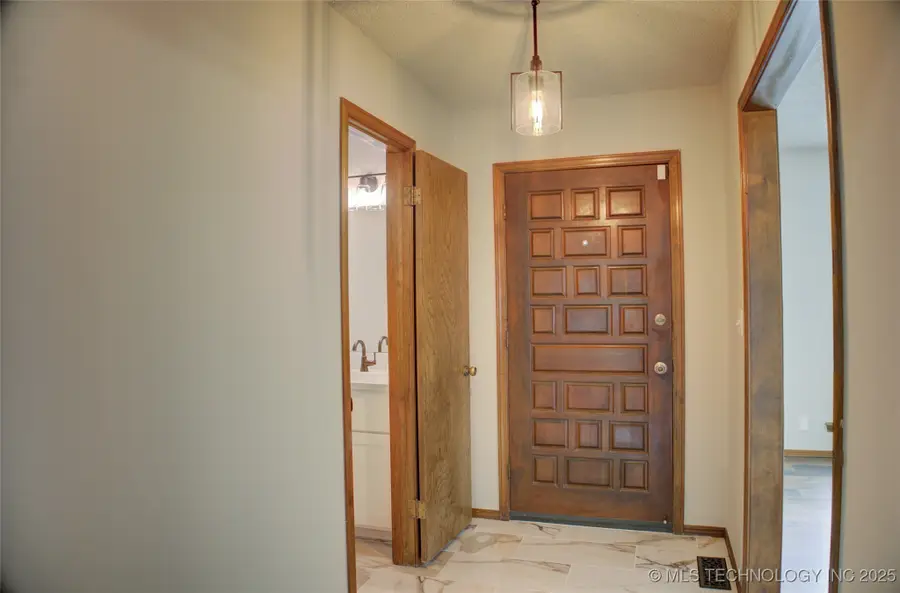 8242 S Sandusky Avenue, Tulsa, OK 74137 - Image #3