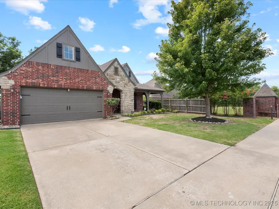 3207 Boardwalk Court, Bartlesville, OK 74006 - Image #2