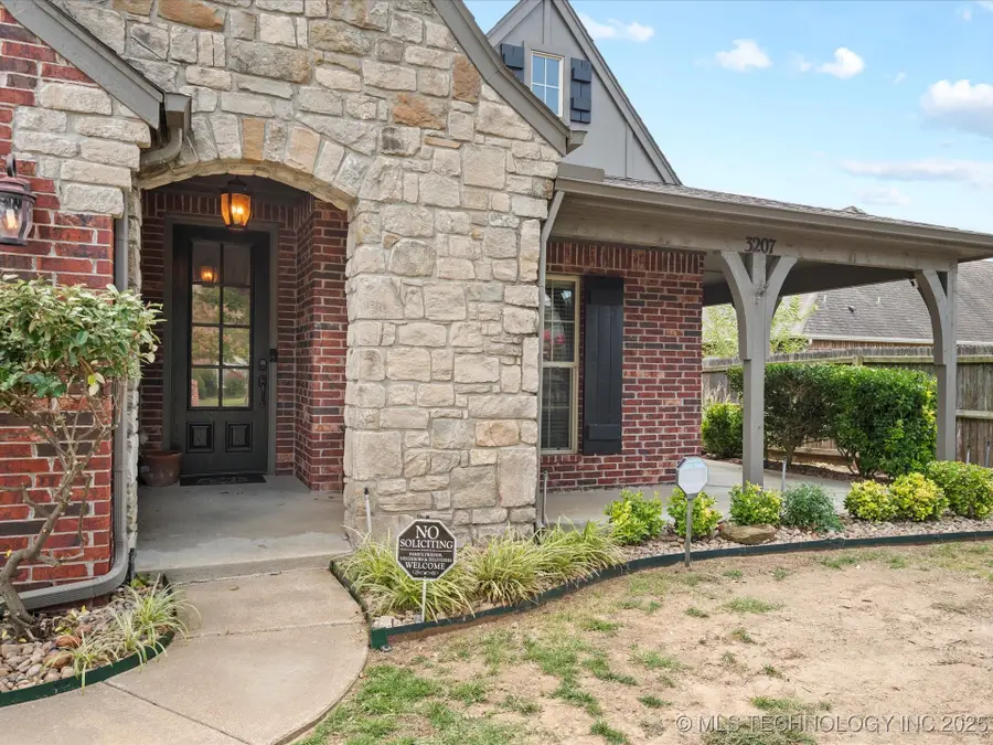 3207 Boardwalk Court, Bartlesville, OK 74006 - Image #3