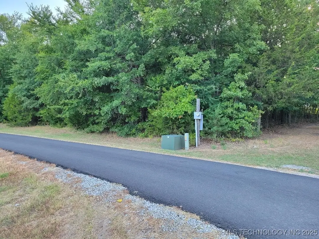 Hummingbird Lane, Eufaula, OK 74432 - Image #1