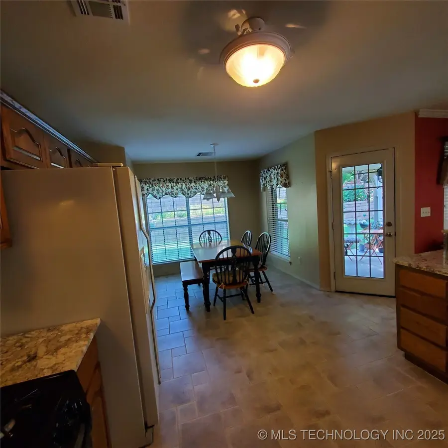 1601 E Holly Avenue, Sand Springs, OK 74063 - Image #3