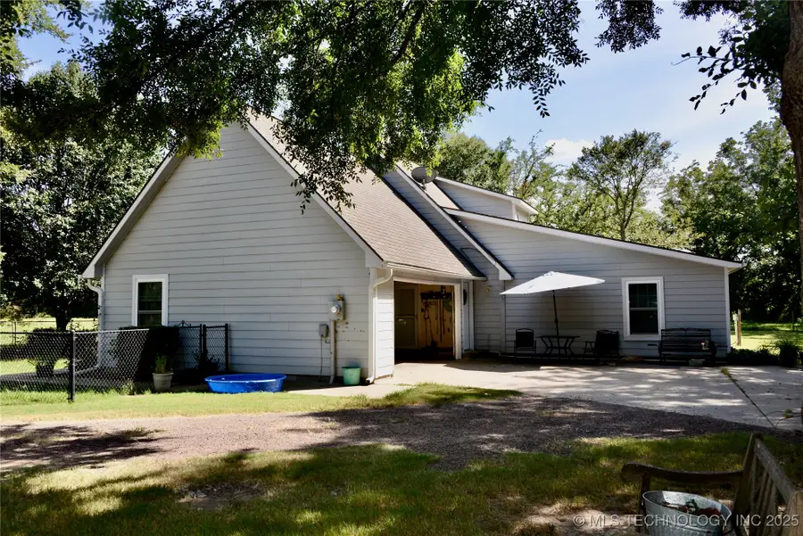 31095 S 180 Road, Weleetka, OK 74880 - Image #3