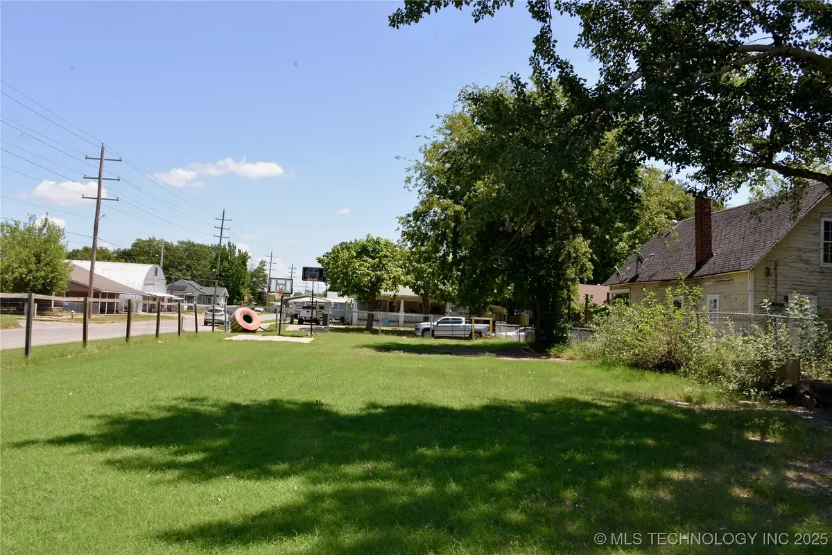 130 N Taft Street, Okmulgee, OK 74447 - Image #1