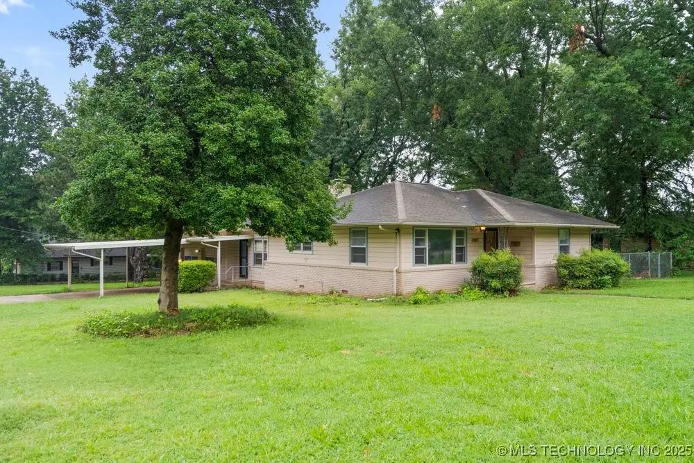 4905 S Columbia Avenue, Tulsa, OK 74105 - Image #1