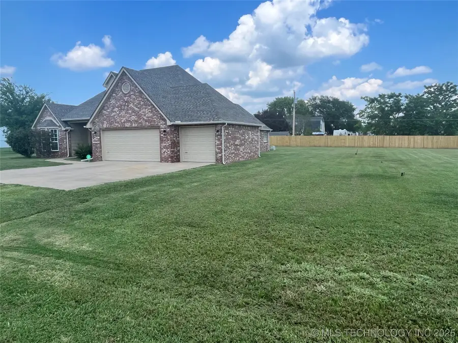 12047 N 193rd East Avenue, Collinsville, OK 74021 - Image #2