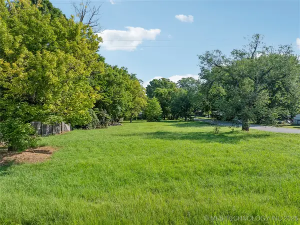 8515 E 169th Street S, Bixby, OK 74008