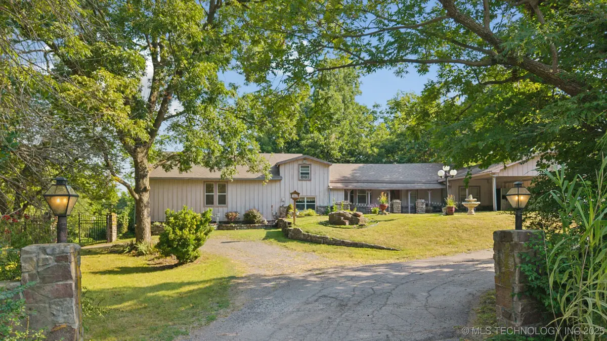 6106 E 82nd Street N, Fort Gibson, OK 74434 - Image #1