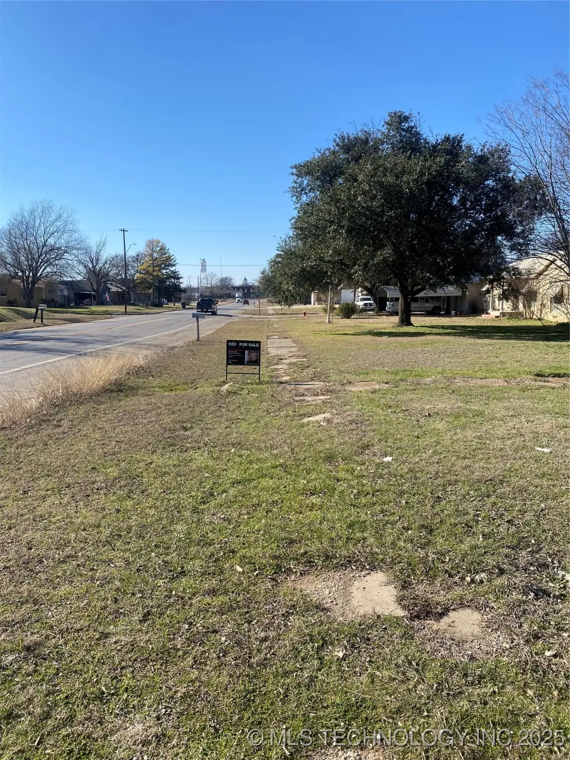 110 S Driftwood Avenue, Marietta, OK 73448 - Image #1