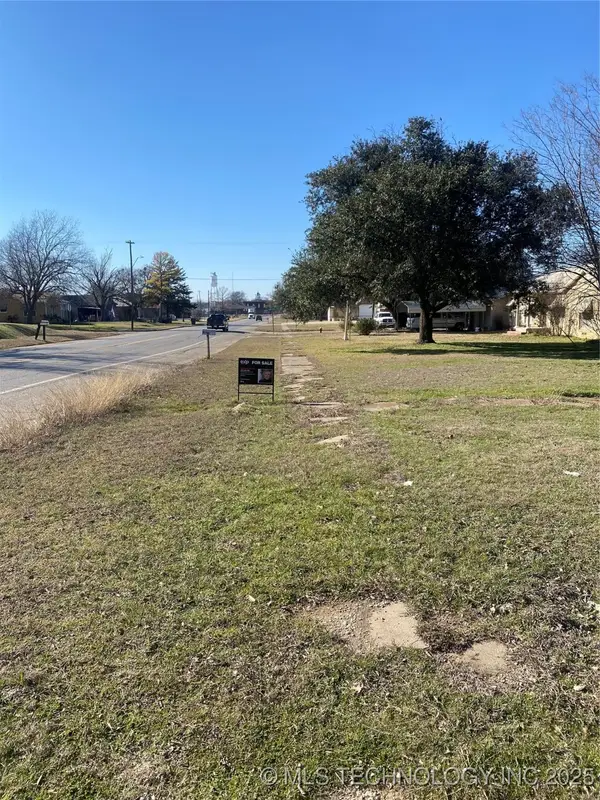 110 S Driftwood Avenue, Marietta, OK 73448