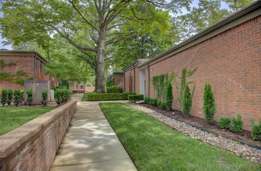 2411 E 72nd Place #2-A-3, Tulsa, OK 74136 - Image #3