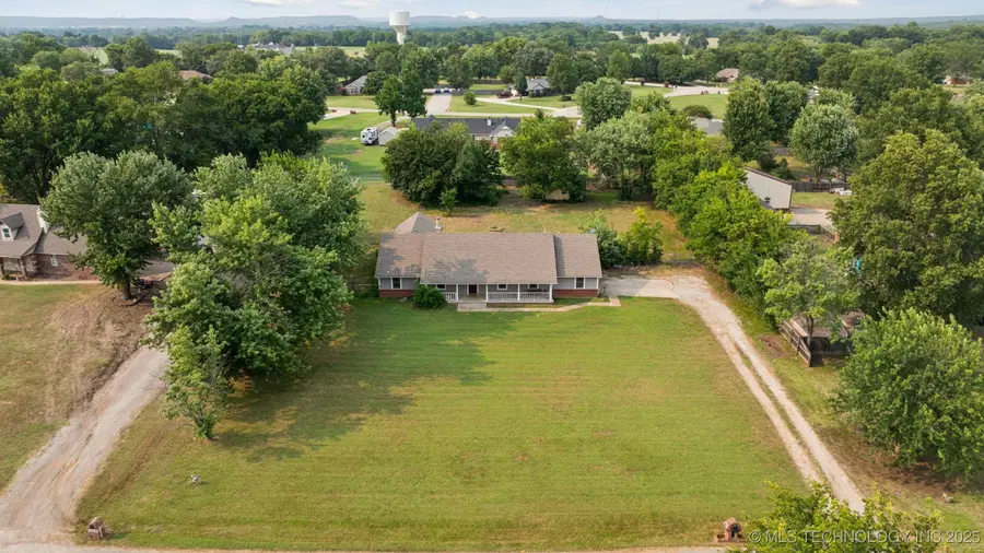 11901 Laurel Lane, Claremore, OK 74017 - Image #2