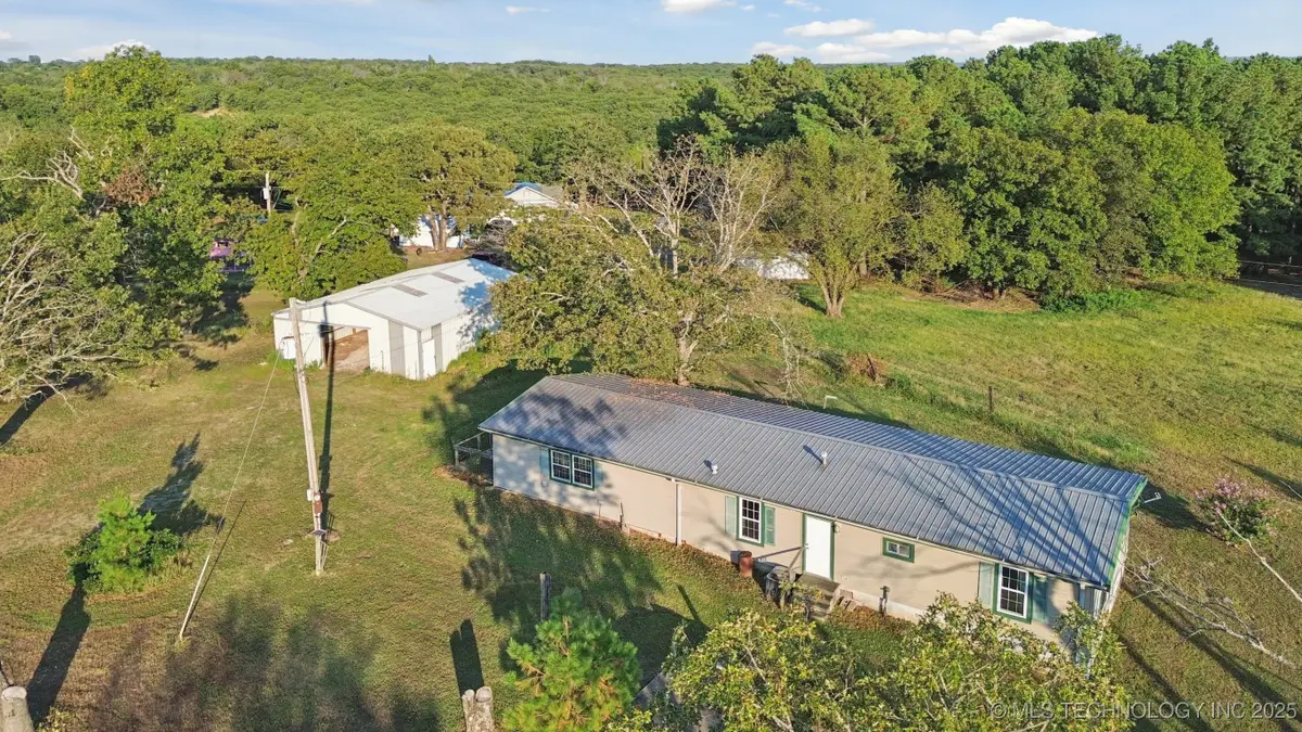 9275 Hedge Road, Henryetta, OK 74437 - Image #1