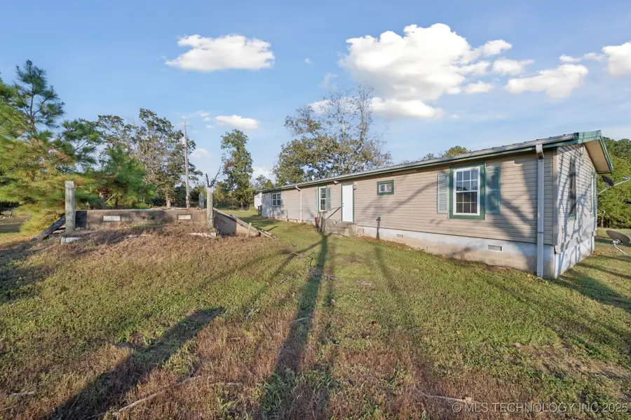 9275 Hedge Road, Henryetta, OK 74437 - Image #3