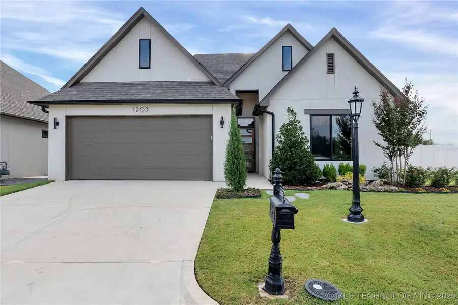 1203 N 71st Place, Broken Arrow, OK 74014 - Image #2