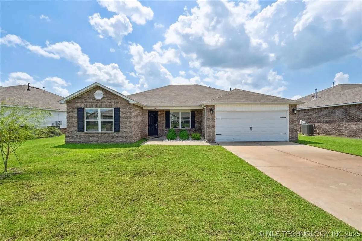 1227 E San Antonio Street, Broken Arrow, OK 74012 - #1