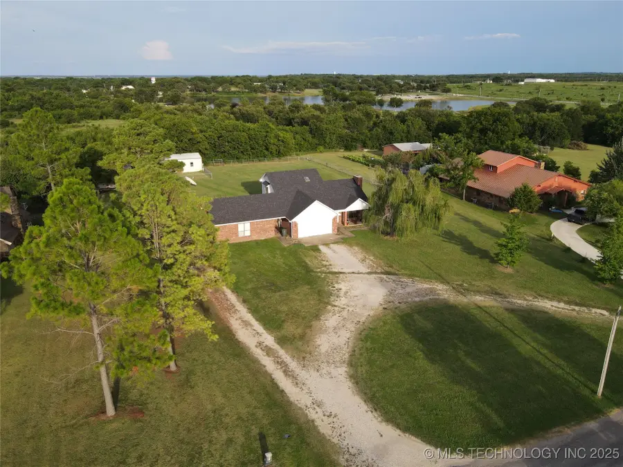 705 Shirley, Madill, OK 73446 - Image #2