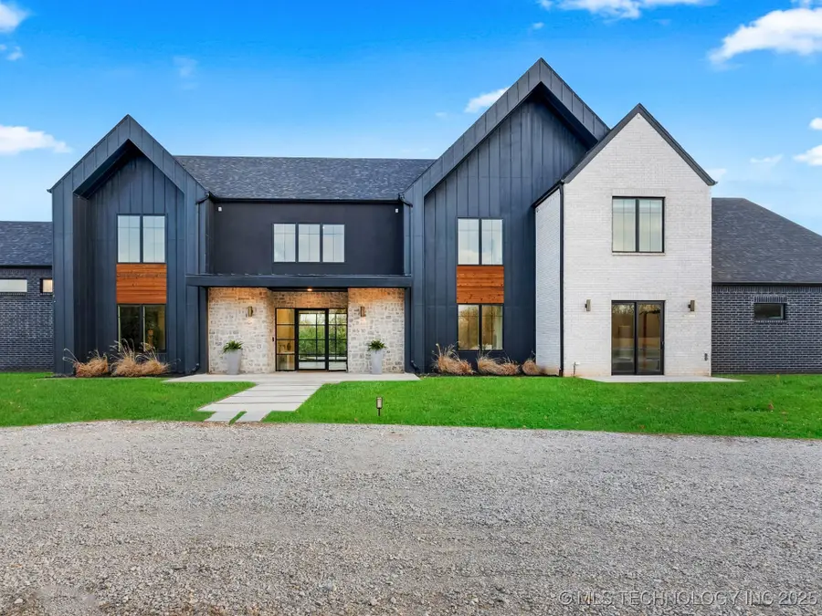 605 E Florence Street, Broken Arrow, OK 74011 - #2