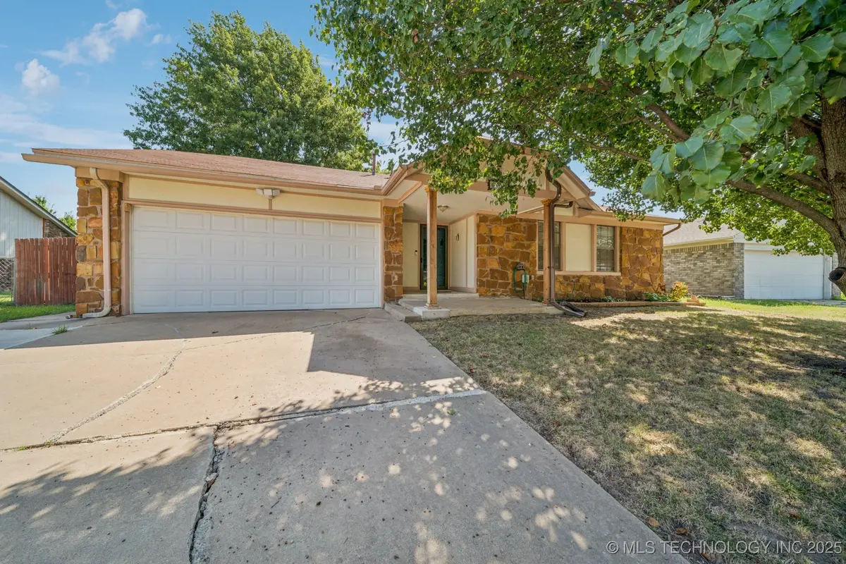 7607 N 122nd East Avenue, Owasso, OK 74055 - Image #1