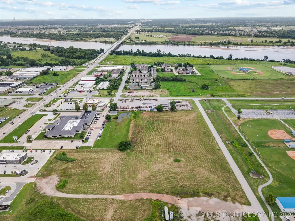 408 N Armstrong Street, Bixby, OK 74008 - #1