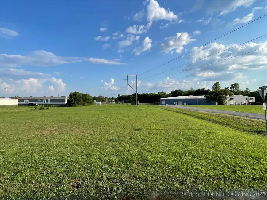 4 S Warmack Street W, Warner, OK 74469 - Image #2