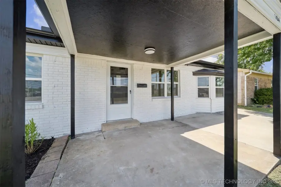 104 W 11th Street, Owasso, OK 74055 - Image #2
