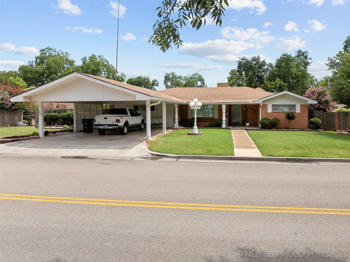 702 S 3rd Street, Davis, OK 73030 - Image #1