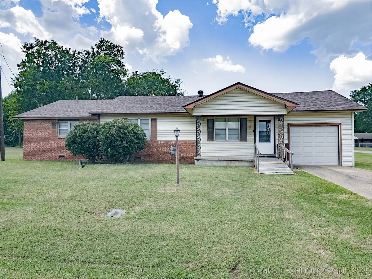 302 S 1st Street, Calera, OK 74730 - Image #1