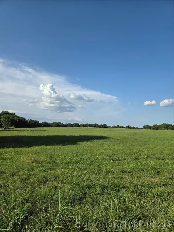 Collins Road, Claremore, OK 74019